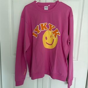 NWT iscream x THEME NYC IYKYK Pink CrewNeck Smiley Appliqué Sweatshirt Woman’s M